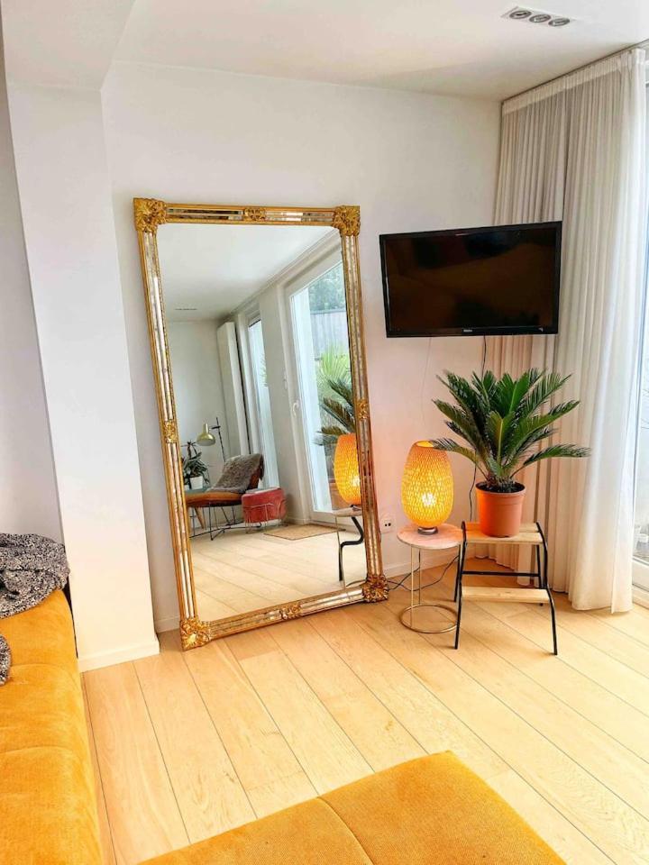 Lichtrijke Woning Met Tuin Apartment